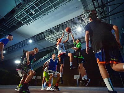 NBA湖人vs雄鹿直播