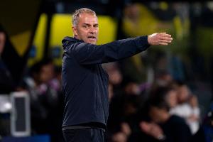 每体：弗里克训练中尝试新阵容，小将托伦茨、德罗在列