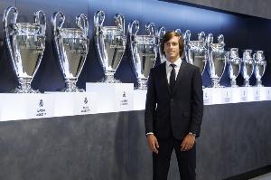 马卡报道卡雷拉斯转会拉锯战：改变人生的四个月，始终是皇马首选