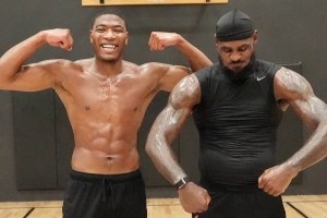 训练师晒今夏训练照合集：詹姆斯父子 马克西 八村塁 德罗赞领衔