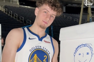 画得挺好下回别画了！勇士官媒晒出波杰姆斯基画自画像的视频