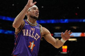 为何忠于太阳？布克：18岁时这里就接纳了我 我欠这座城市的