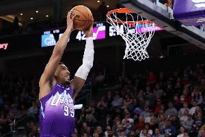 记者：爵士裁小马丁最多可释放1050万空间 但目前仍处于超帽状态