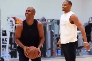 会去火箭吗？威少近日和保罗一起训练 看着状态不错