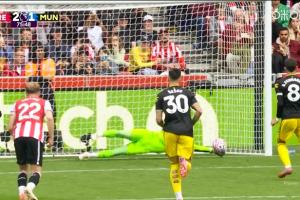 扑出B费点球！布伦特福德官方社媒：扑出来啦！凯莱赫是英雄！！