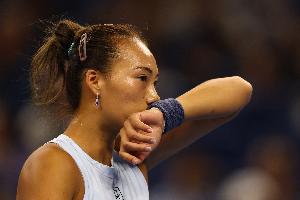 两度破发！郑钦文复出首盘6-3取胜，大比分1-0领先阿朗戈