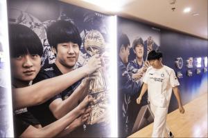 今年的结果会更好吗？GALA成为LPL历史首位连续五年打进世界赛的下路选手