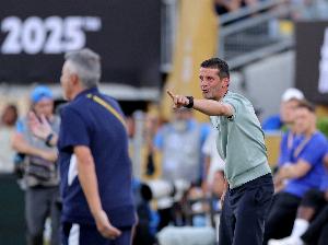 罗体：一名国米球迷看训练时喊着让劳塔罗周日进球，齐沃暴怒训斥