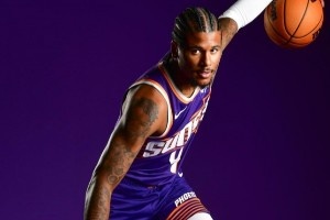 这属实有点小帅！杰伦-格林晒定妆照：生涯第五个赛季