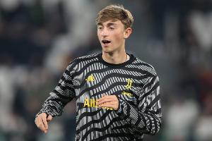 被尤文“贱卖”，赫伊森父亲：通知离队时如同晴天霹雳，无法理解