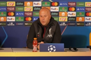 斯洛特：一开始就明确想要伊萨克和埃基蒂克 我们能防守定位球