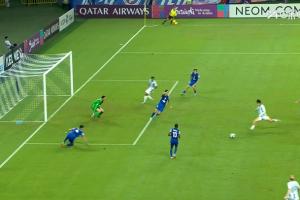 逃过一劫！申花第28分钟防守失位，蔚山逆天失良机