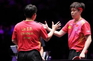 王楚钦/林诗栋3-0战胜法尔克/卡尔森，晋级中国大满贯男双8强