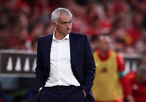 穆里尼奥：迪卡尼奥会很高兴我输了，但我还是向他问好