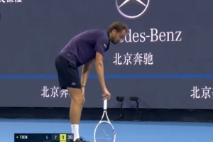 冤枉！梅德韦杰夫中网被警告“消极比赛”，ATP官方承认判罚错误