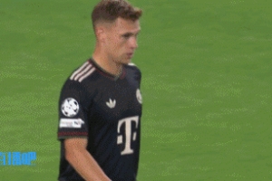 这没进啊？帕夫洛维奇射门被扑，基米希头球补空门打偏