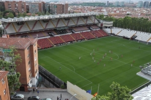 西媒：巴列卡诺主场客队看台将安装围栏划分，7到8个月内无法售票