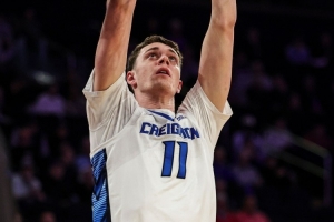 美记：卡尔克布伦纳顶住了独行侠的高大内线群 应该多给他时间