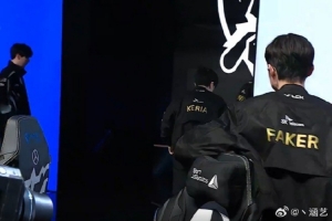 瞳夕：rookie猛c球已经交给gala了 关键时刻冷静先打个第五局吧！