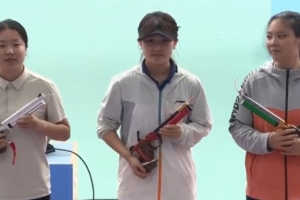 全运会女子10米气手枪决赛，广西队唐晓获得金牌