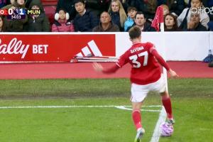 戴奇气炸！曼联进球的角球“莫须有”！慢镜头显示森林控球未出界