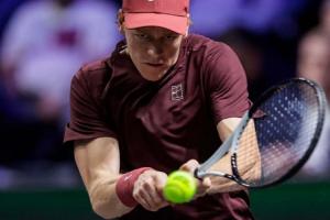 重返世界第一！辛纳2-0阿利亚西姆，1盘不失夺巴黎大师赛男单冠军