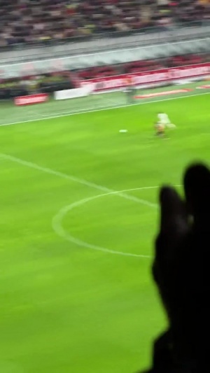 怎能不爱40岁魔笛疯狂回追卡位扼杀罗马反击，圣西罗全场欢呼