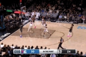 摧枯拉朽！76人门户大开 克拉克斯顿长驱直入起飞单臂暴扣