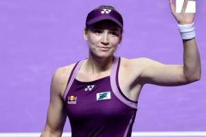 首进年终四强！莱巴金娜两连胜提前锁定小组第一