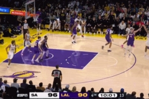 文班5犯下场！林迪·沃特斯三分飚中帮助马刺稳住局势