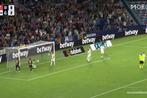 皇马被扳一球！艾永禁区机敏跑位头球破门，莱万特1-2皇马