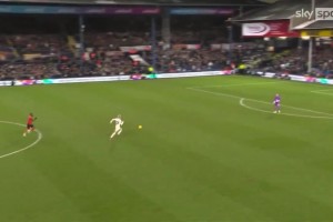 国外球迷调侃：切尔西买加纳乔时没看过这个视频吗？