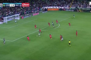 脚法+意识依然是顶级！J罗在墨超联赛上演精彩助攻