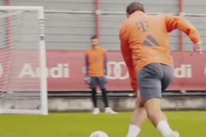 看几次都觉得震撼！阿根廷众多青年才俊列队等待梅西出场！