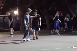 早期林俊杰、周杰伦萧敬腾深夜在公园打篮球