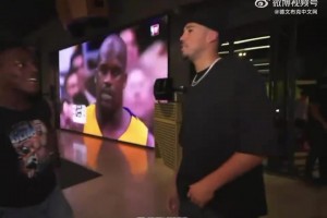 小姐姐采访路人：科比和库里 谁更应该进NBA历史前10 ？