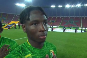 还记得他吗？多特蒙德“消失”的9号，埃姆雷莫尔！