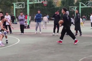 东契奇幸福表示：女儿的笑永远是我幸福的源泉