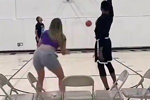 前CBA球员郭晓鹏：我不喜欢麦迪，他太TM装X了，来CBA打我都费劲