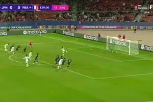 日本惨遭法国绝杀！终场哨声响起时日本球员倒地掩面痛哭