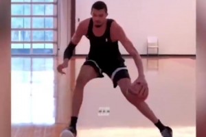 文班亚马拜师奥拉朱旺，学习梦幻脚步