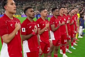 不熟？国歌还没奏完印尼归化球员就鼓掌，意识到不对继续唱