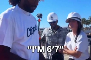 还在长身体？小女孩问小卡现在多高 后者回应：2米01