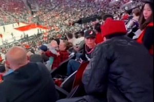 狠狠一波文化输出国外球迷现场现学现卖喊出：杨瀚森牛逼！