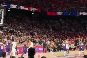 你们故意的吧太阳进压哨3分 全队统一花里胡哨手势庆祝