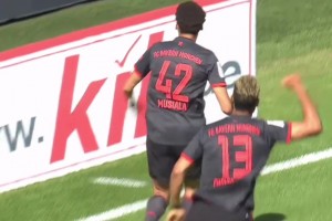 一脚踢出一座冠军！他这球，成了拜仁那个赛季唯一的遮羞布！