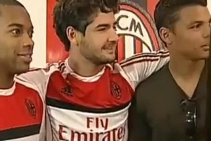 鲁伊·科斯塔为AC米兰打进的最后一球。多么精彩的进球啊！