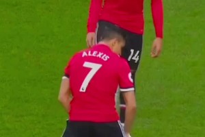 那一天，卡卡结束了自己 16 年的传奇生涯，依依不舍地告别了足球