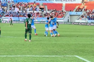 真爱！惨败延边，佛山唯一远征球迷姐姐一直在寒风中陪球队到最后