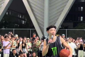 野生中国杜兰特1v1单挑篮球网红 别的不说 拜佛这下还挺像